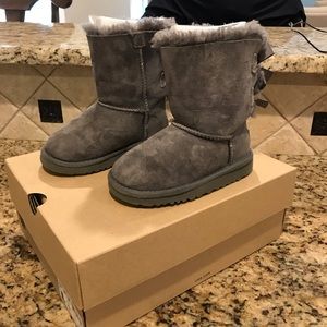UGG Bailey Bow Boots - Grey size 9